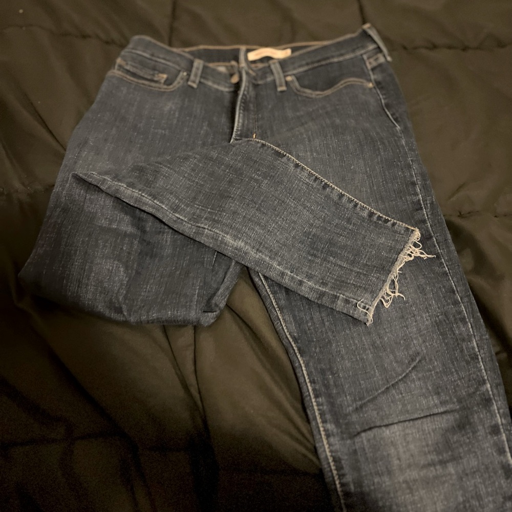 Shaping Skinny Levis Jeans